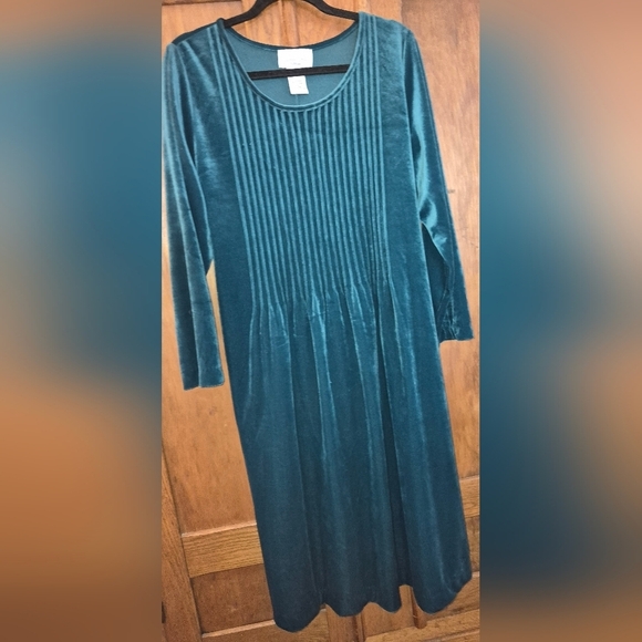 Daphne Grey Dresses & Skirts - Daphne Grey Size 14/16 Polyester Green Long Sleeved Dress, Velvety Vintage 90s